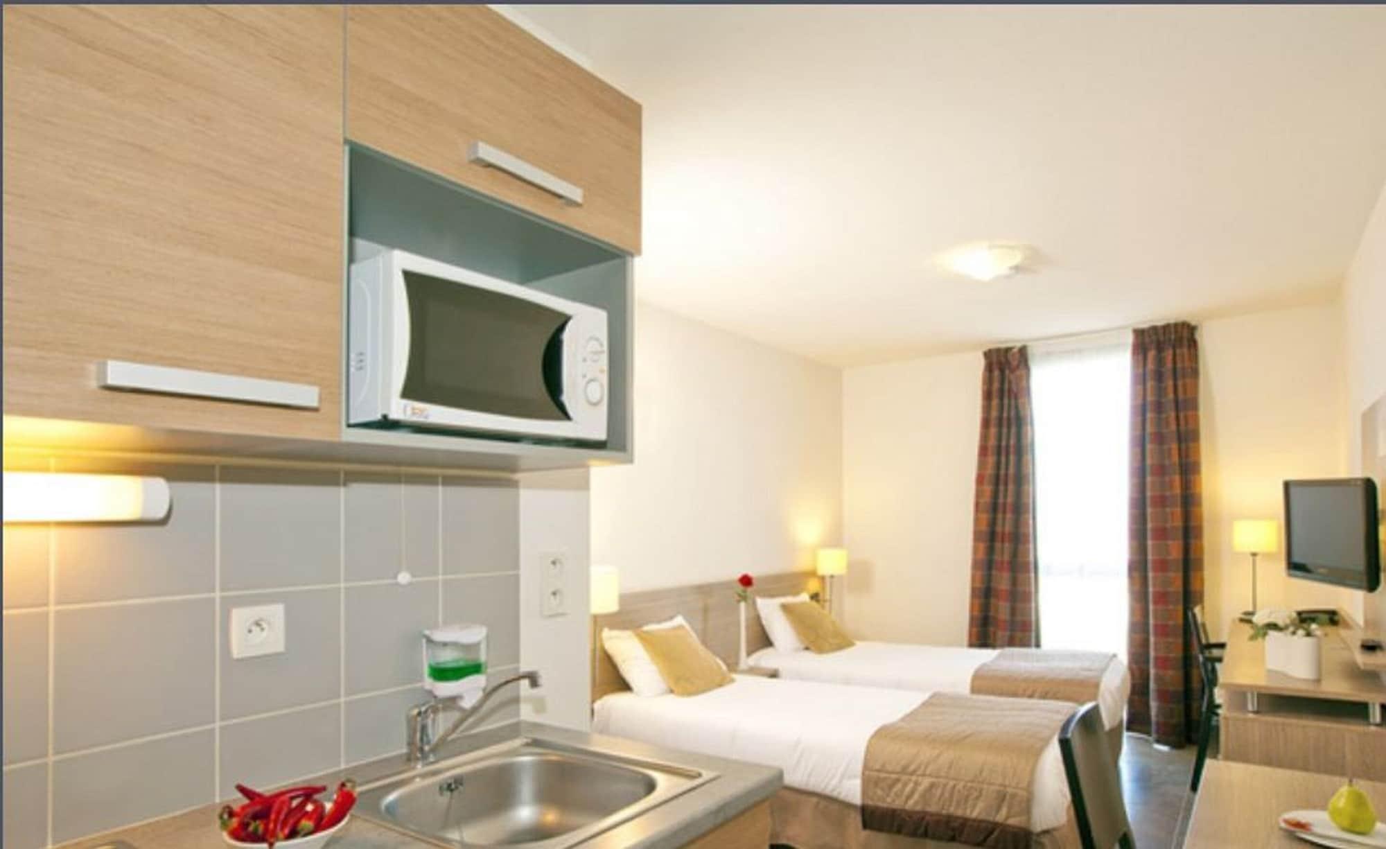 Apparthotel Sejours & Affaires Manosque Exterior photo