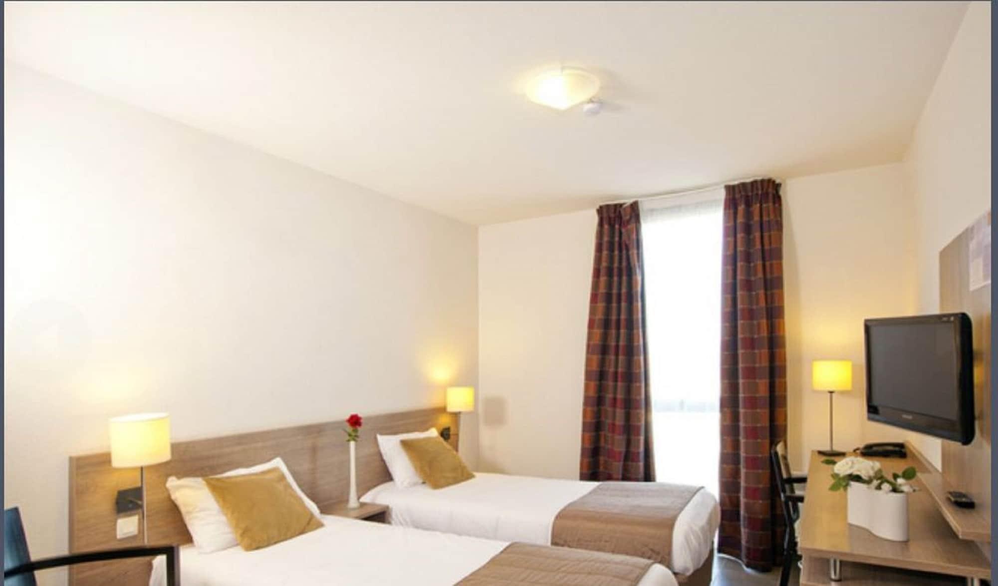Apparthotel Sejours & Affaires Manosque Exterior photo