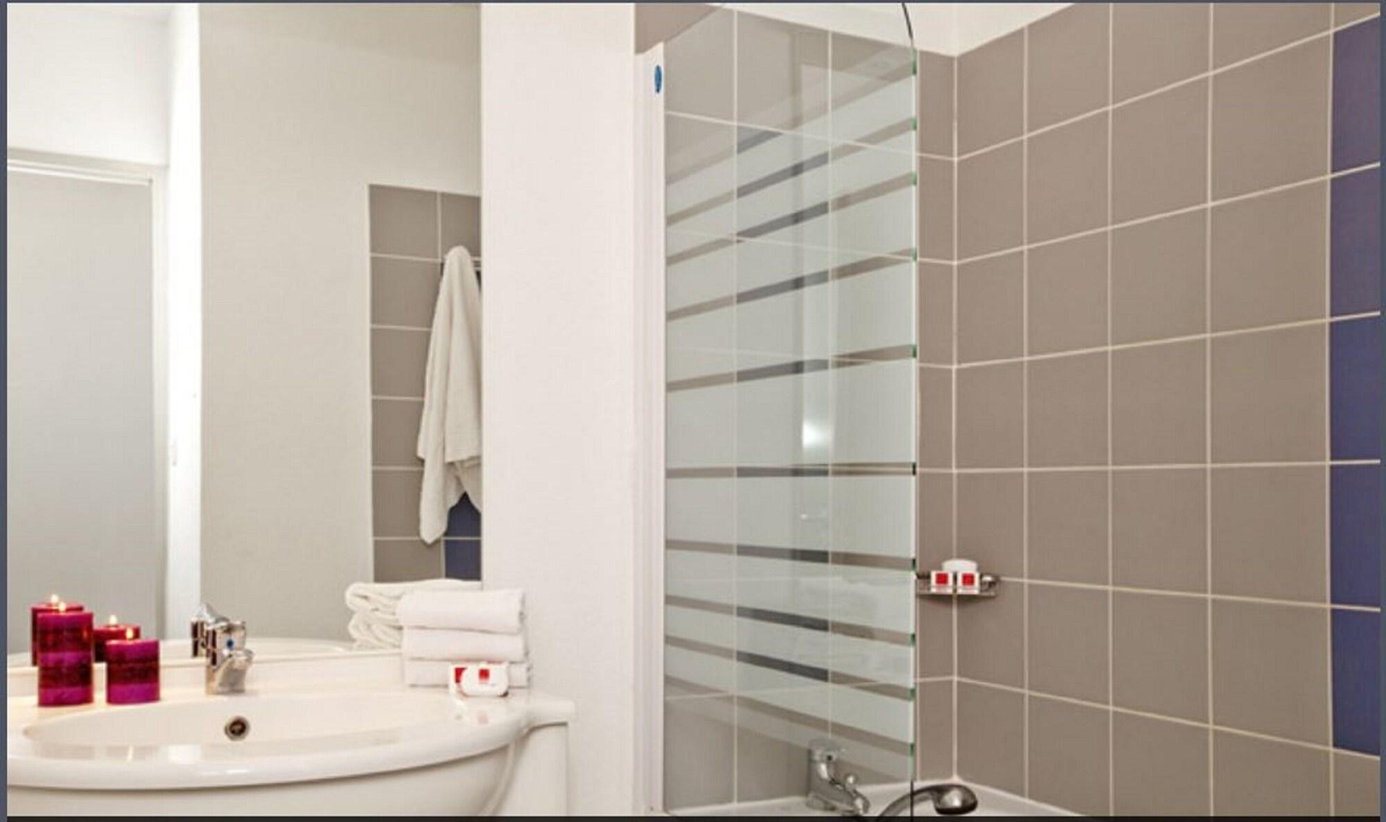 Apparthotel Sejours & Affaires Manosque Exterior photo