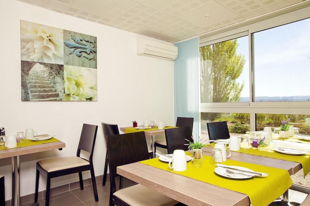 Apparthotel Sejours & Affaires Manosque Exterior photo