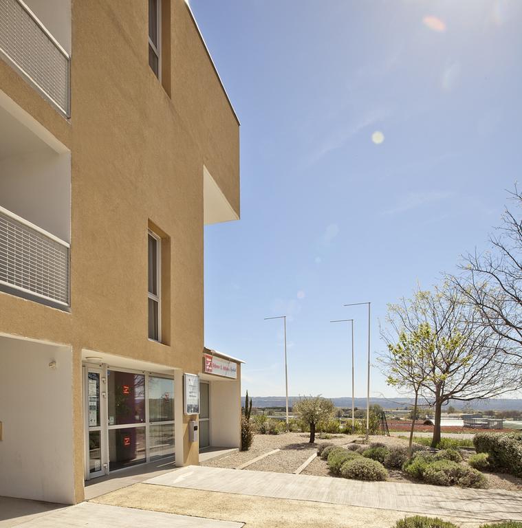 Apparthotel Sejours & Affaires Manosque Exterior photo
