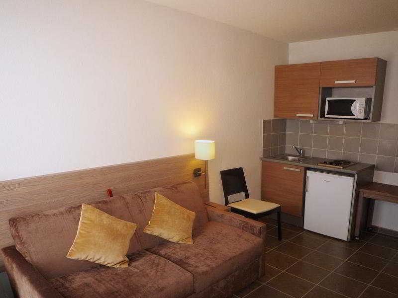 Apparthotel Sejours & Affaires Manosque Exterior photo