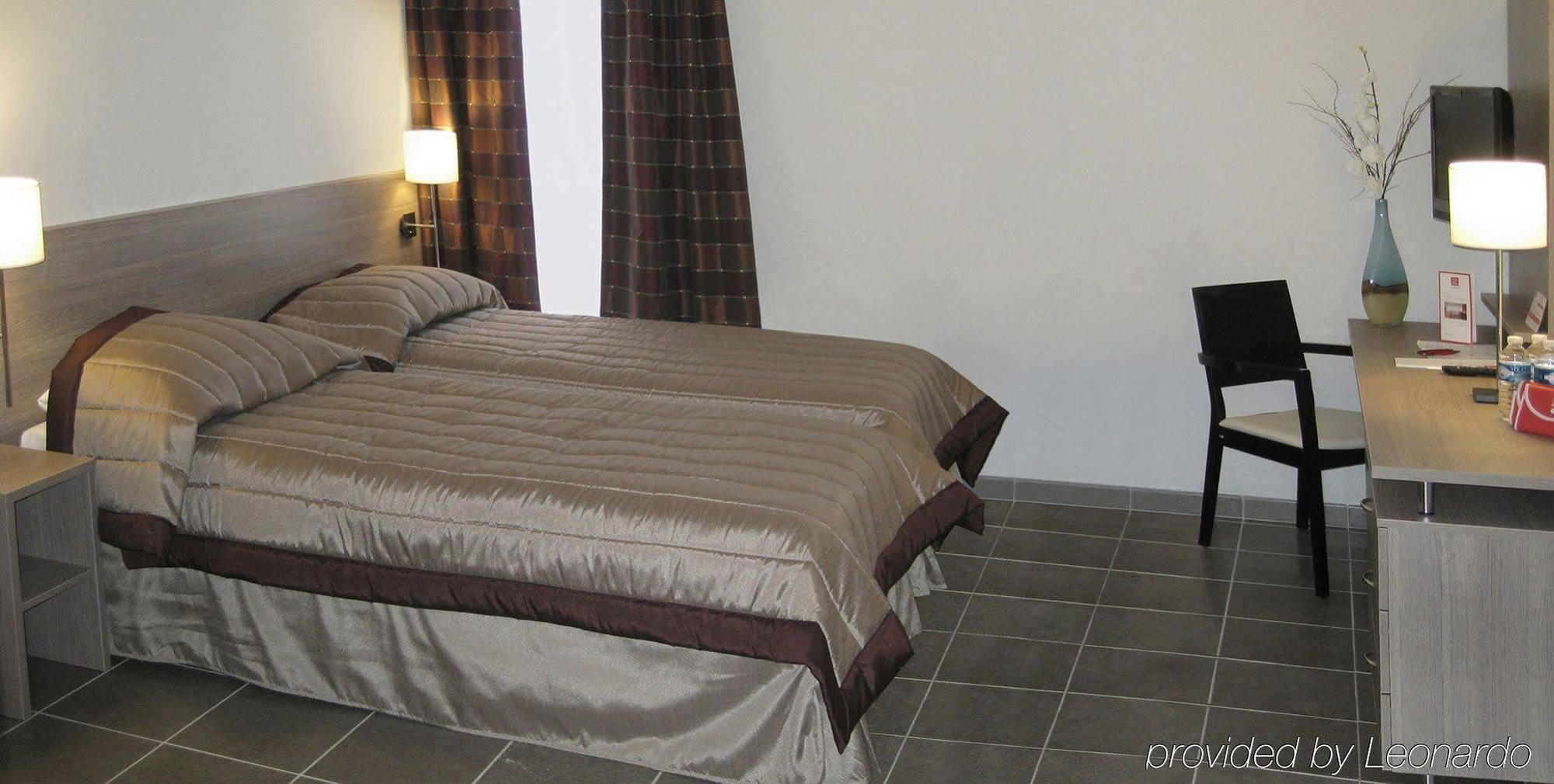Apparthotel Sejours & Affaires Manosque Room photo