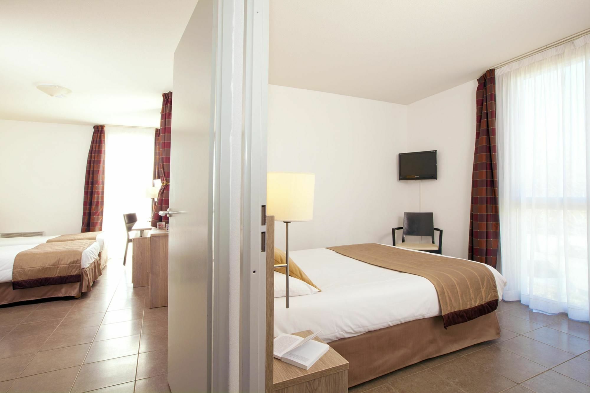Apparthotel Sejours & Affaires Manosque Exterior photo
