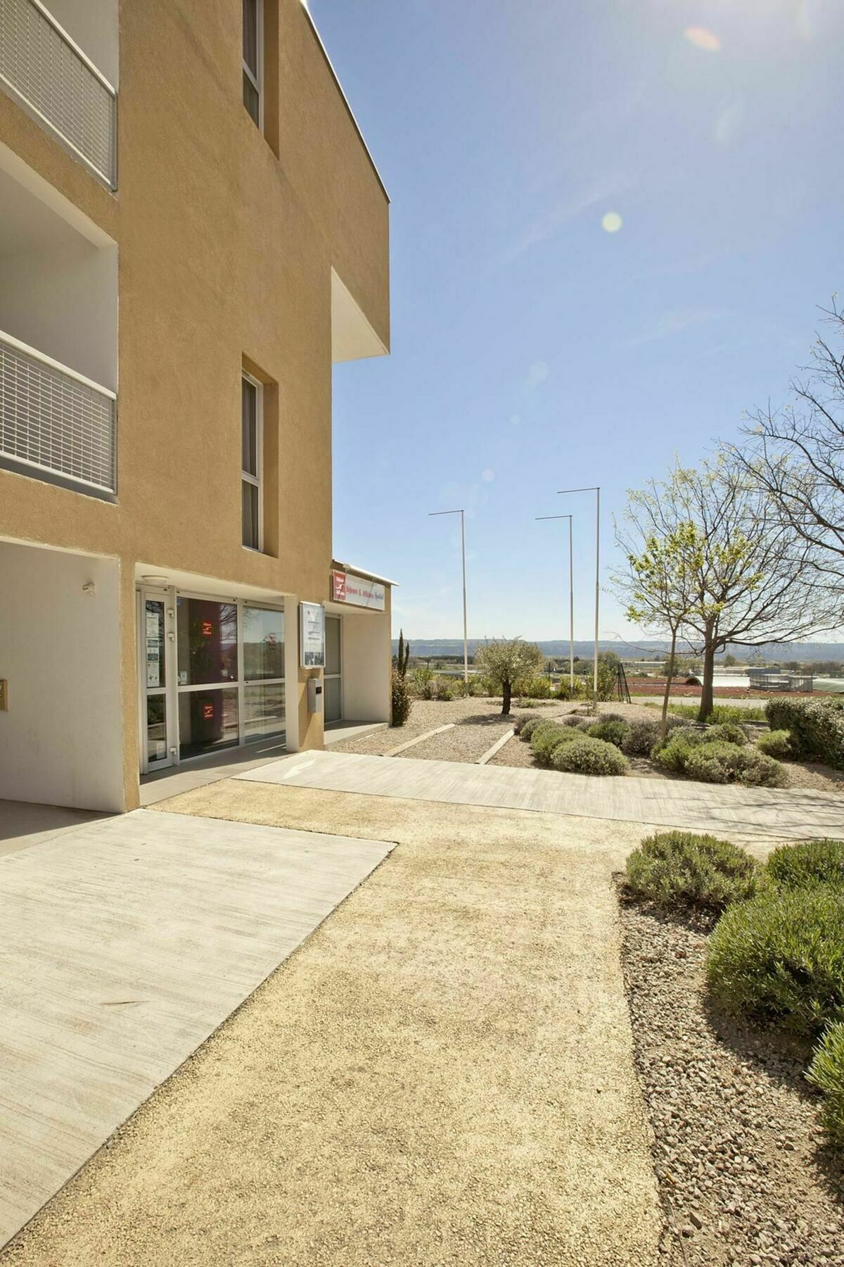 Apparthotel Sejours & Affaires Manosque Exterior photo
